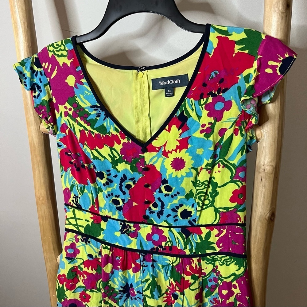 Modcloth 'Eyes On You' Maxi Dress Multicolor Floral Flutter Sleeve Size Medium - Picture 10 of 11